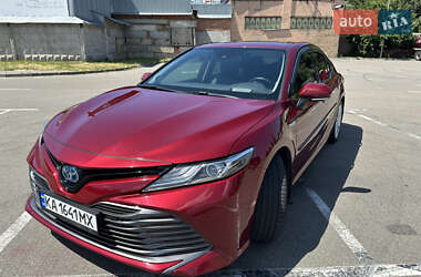 Седан Toyota Camry 2019 в Києві
