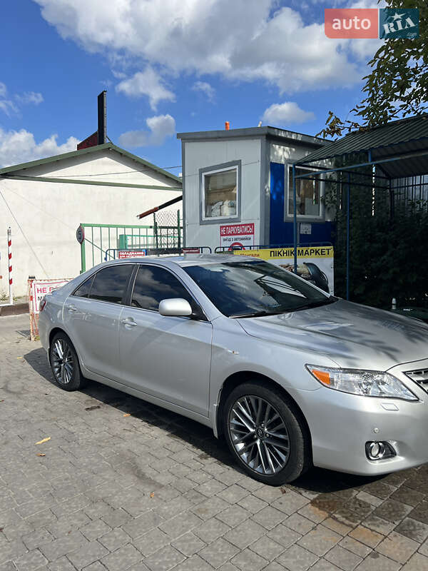 Седан Toyota Camry 2008 в Львове