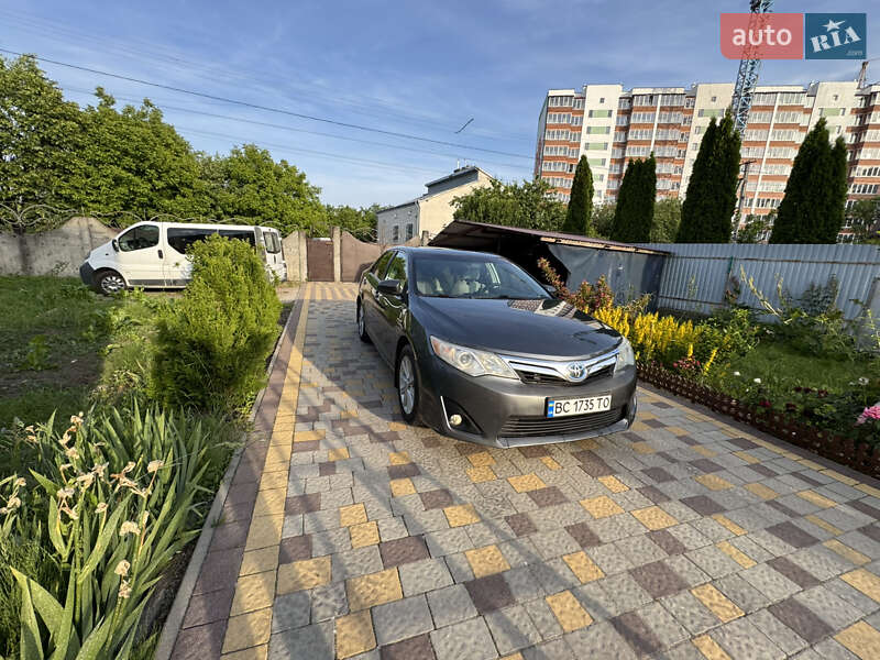 Седан Toyota Camry 2012 в Львові