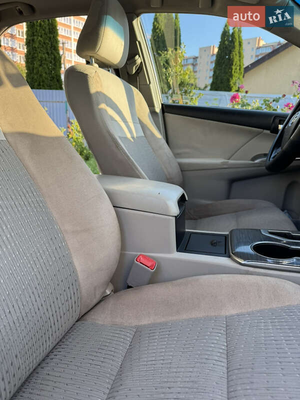 Седан Toyota Camry 2012 в Львові