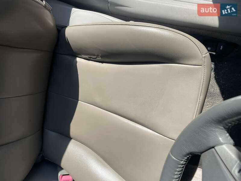 Седан Toyota Camry 2006 в Ровно