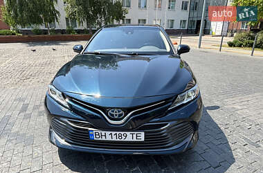 Седан Toyota Camry 2020 в Одессе