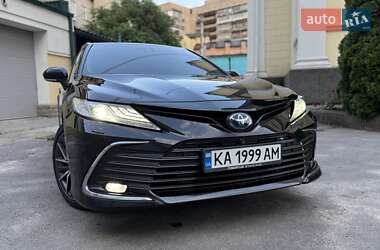 Седан Toyota Camry 2021 в 