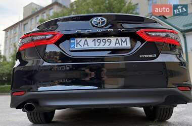 Седан Toyota Camry 2021 в 