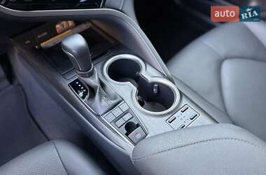 Седан Toyota Camry 2021 в 