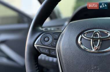 Седан Toyota Camry 2021 в 