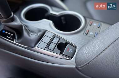 Седан Toyota Camry 2021 в 