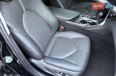 Седан Toyota Camry 2021 в 