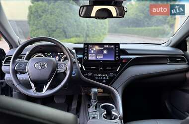Седан Toyota Camry 2021 в 