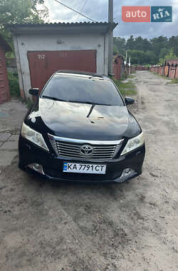 Седан Toyota Camry 2012 в Переяславі
