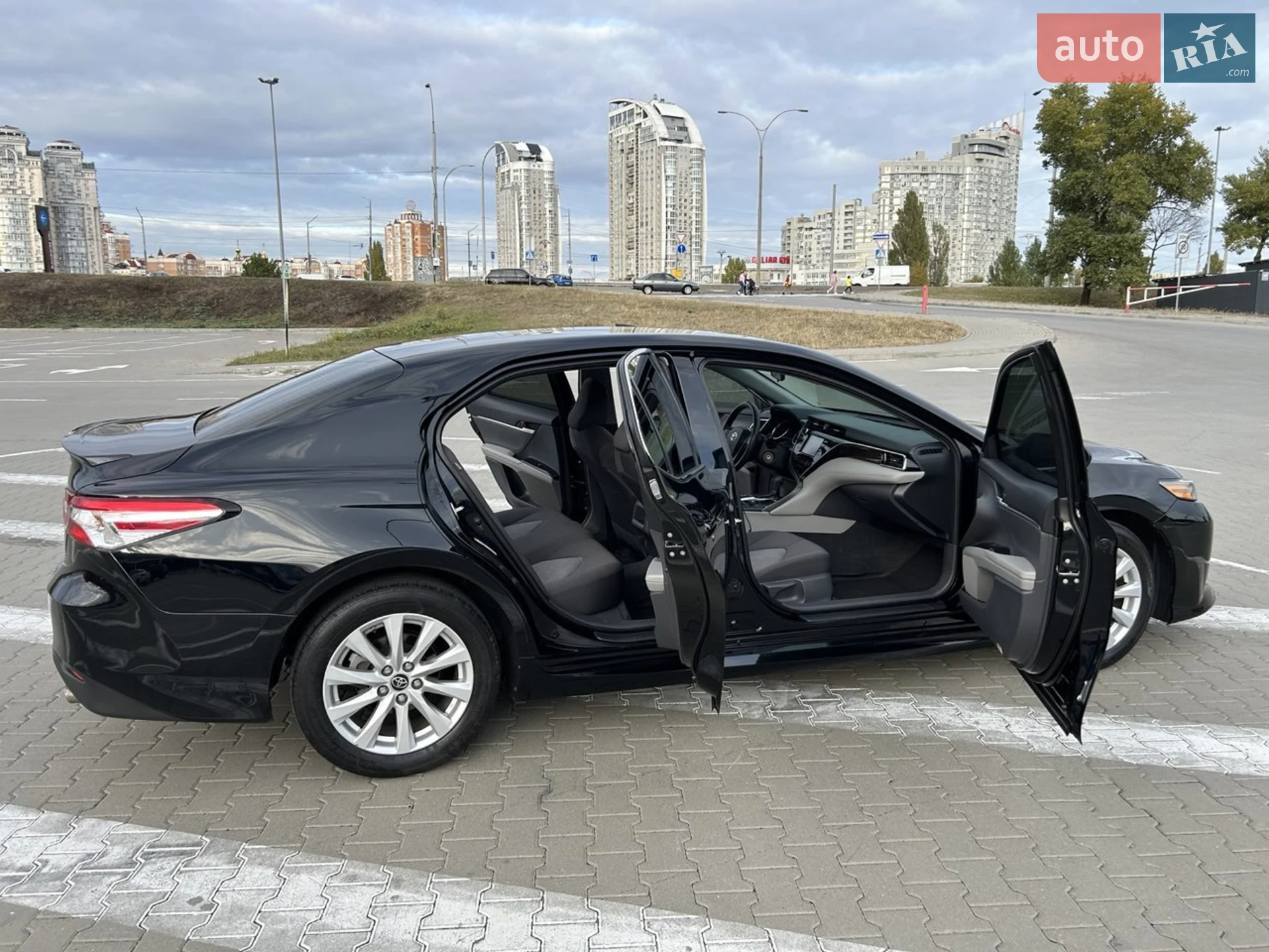 2017 Toyota Camry - мініатюра 20
