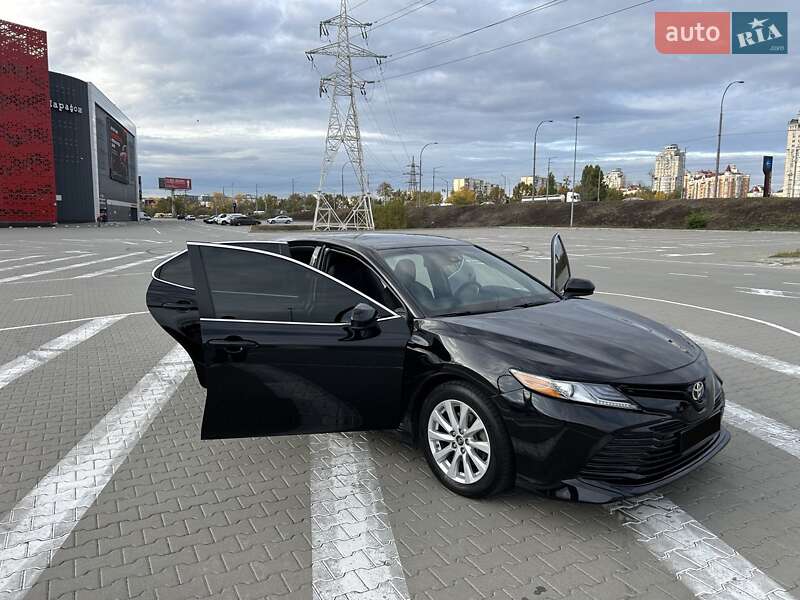 Седан Toyota Camry 2017 в Киеве фото 22 Седан Toyota Camry 2017 в Киеве