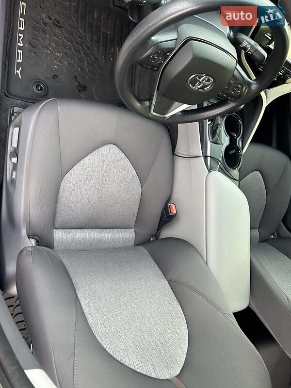 Седан Toyota Camry 2017 в Киеве фото 39 Седан Toyota Camry 2017 в Киеве