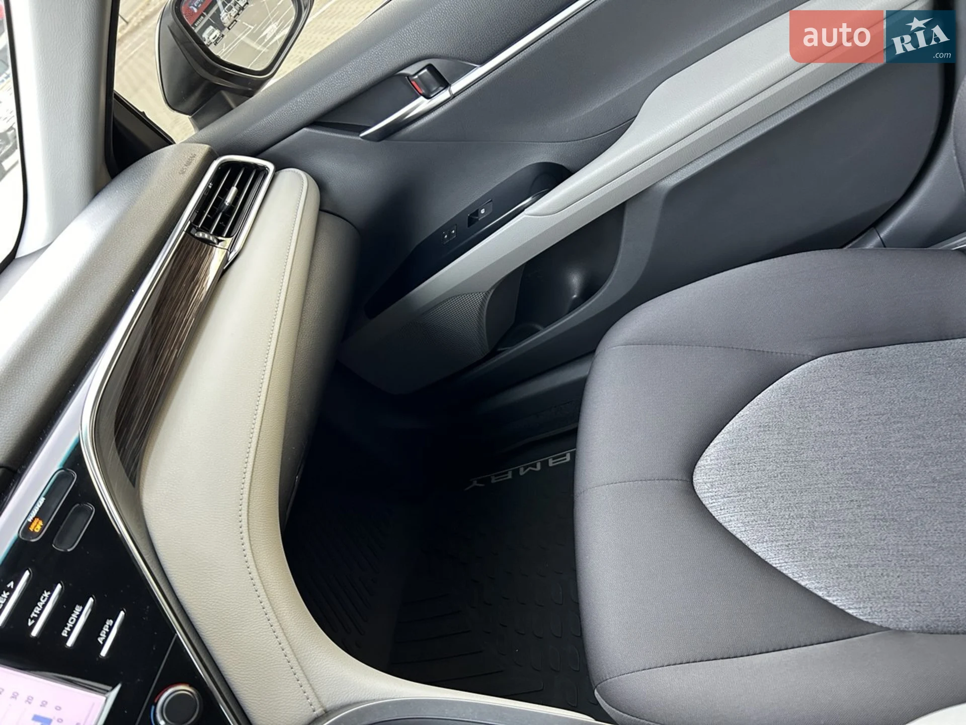 2017 Toyota Camry - мініатюра 28