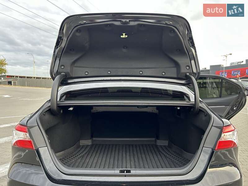 Седан Toyota Camry 2017 в Киеве фото 73 Седан Toyota Camry 2017 в Киеве