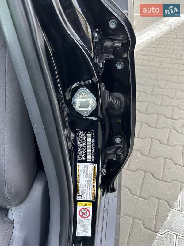 Седан Toyota Camry 2017 в Киеве фото 42 Седан Toyota Camry 2017 в Киеве