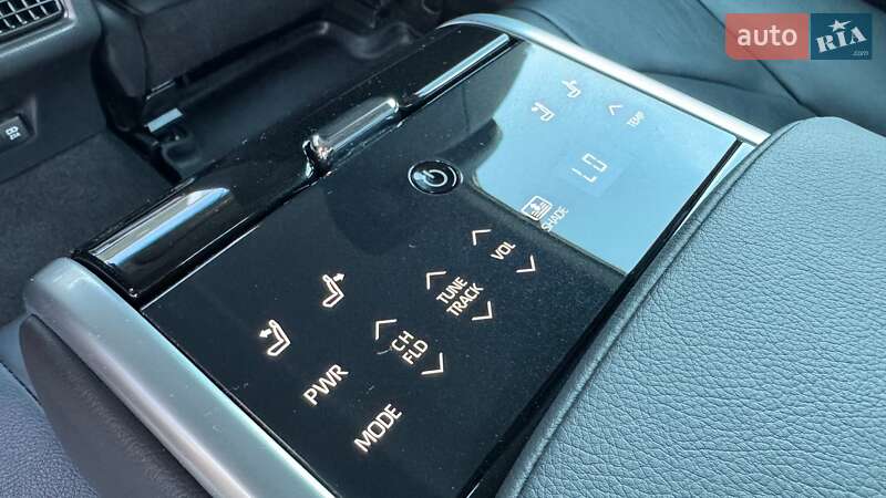 Седан Toyota Camry 2019 в Ивано-Франковске