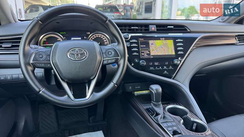 Седан Toyota Camry 2019 в Ивано-Франковске