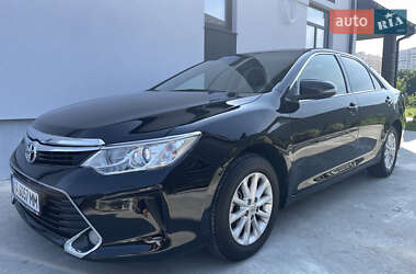 Седан Toyota Camry 2017 в Киеве