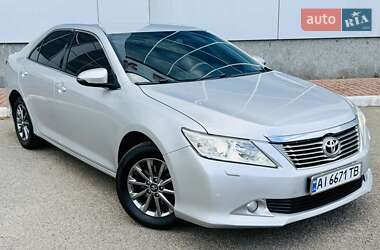 Седан Toyota Camry 2011 в Києві