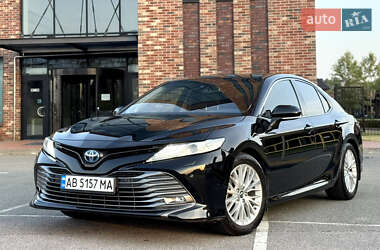 Седан Toyota Camry 2019 в Києві