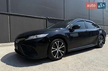 Седан Toyota Camry 2020 в Киеве