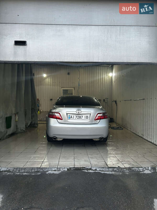Седан Toyota Camry 2006 в Киеве
