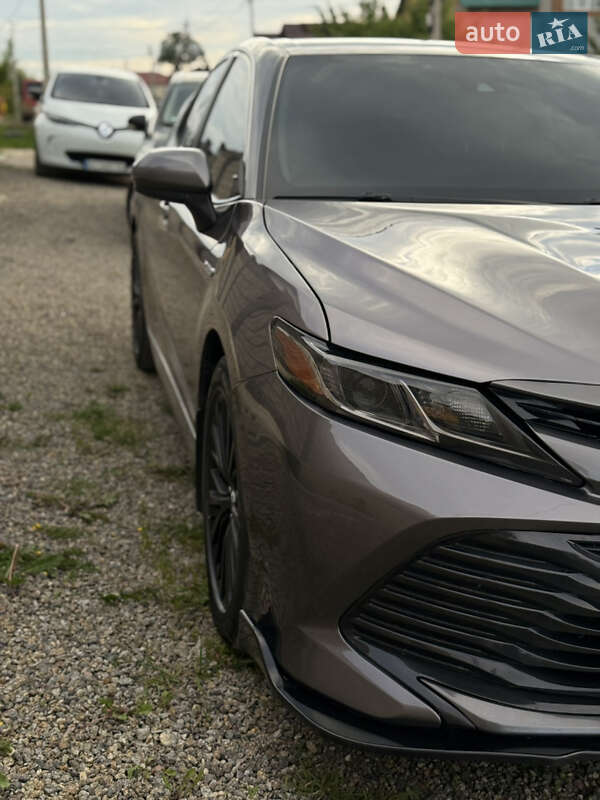 Седан Toyota Camry 2018 в Виннице