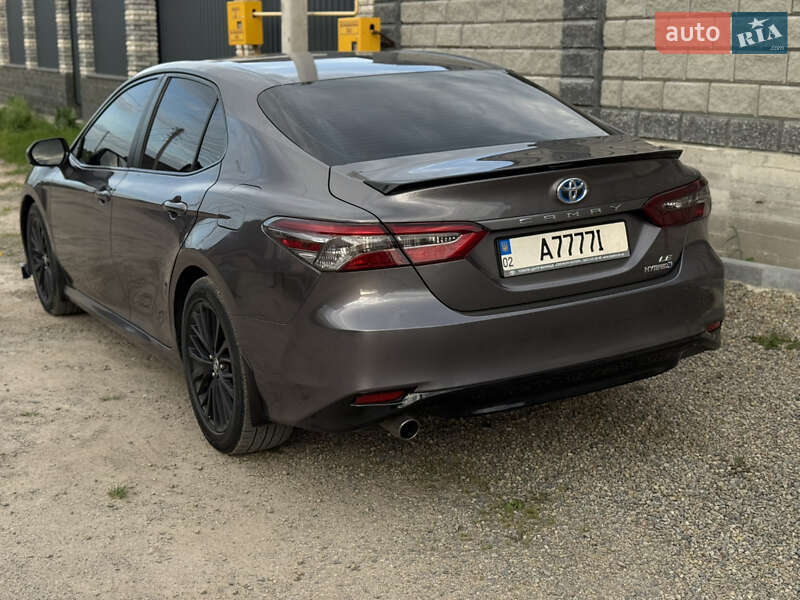 Седан Toyota Camry 2018 в Виннице