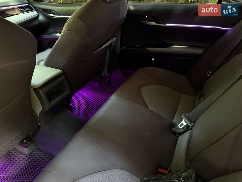 Седан Toyota Camry 2018 в Виннице