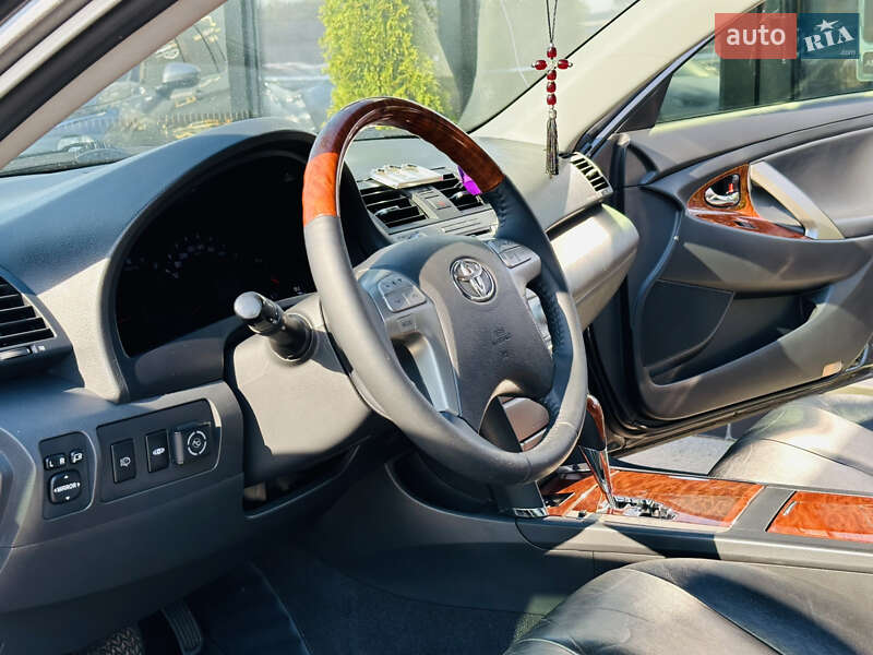 Седан Toyota Camry 2008 в Харькове