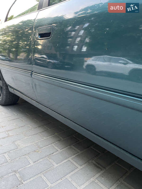 Седан Toyota Camry 2001 в Львове
