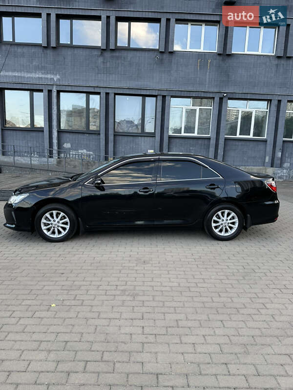 Toyota Camry 2015