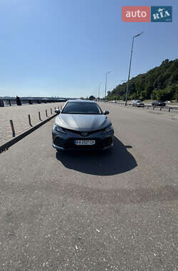 Седан Toyota Camry 2021 в Киеве