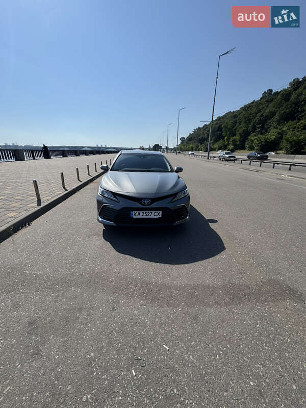 Toyota Camry 2021