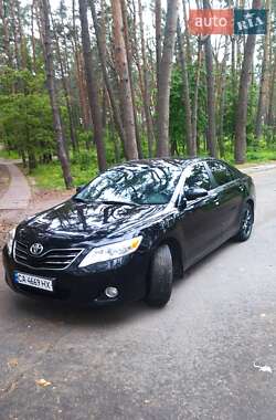 Седан Toyota Camry 2011 в Черкасах