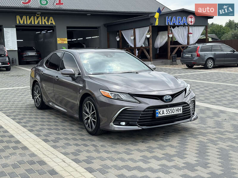 Седан Toyota Camry 2021 в Ирпене