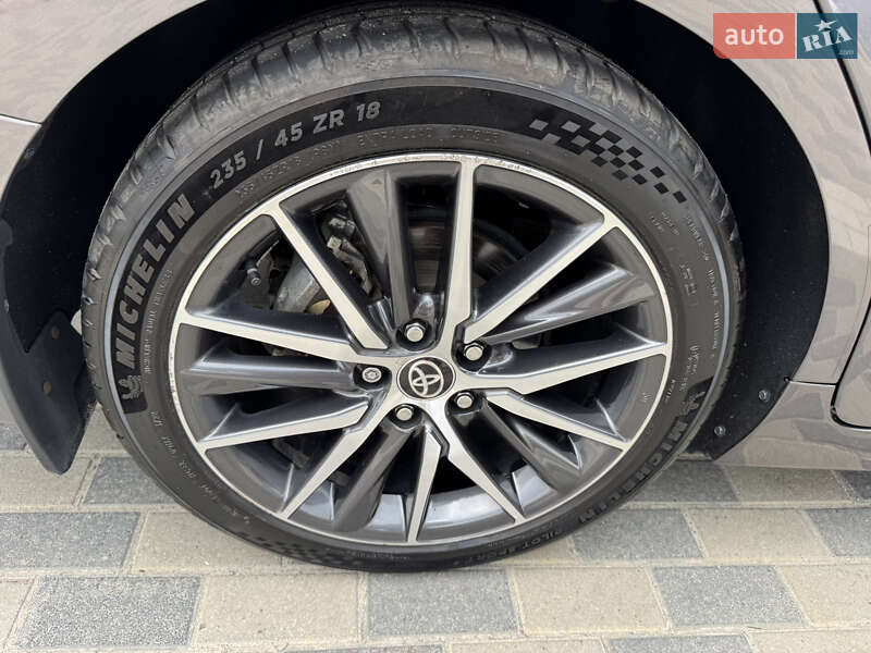 Седан Toyota Camry 2021 в Ирпене