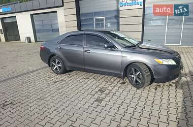 Седан Toyota Camry 2006 в Делятине