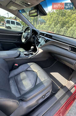 Седан Toyota Camry 2018 в 