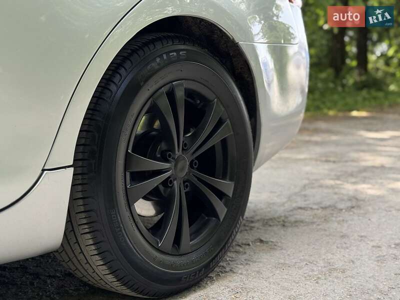 Седан Toyota Camry 2007 в Золочеве