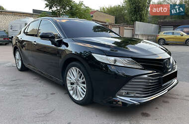 Седан Toyota Camry 2018 в Києві