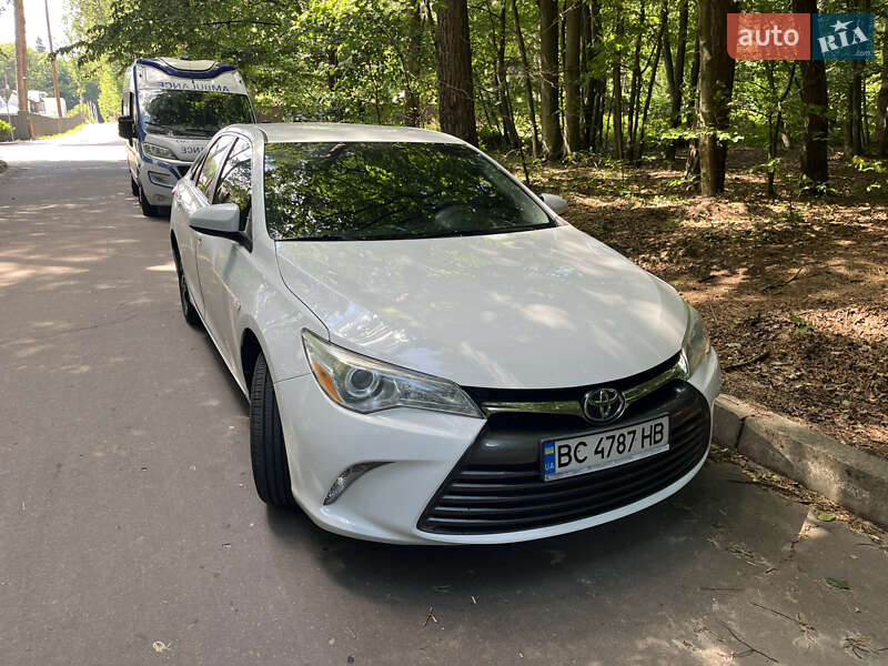 Седан Toyota Camry 2015 в Львові