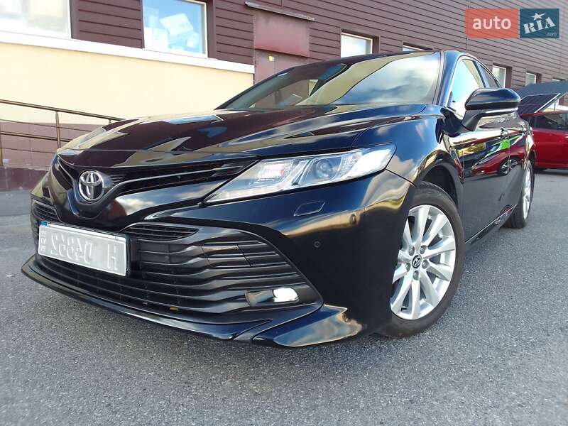 Toyota Camry 2019