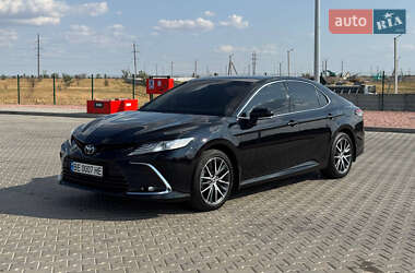 Седан Toyota Camry 2023 в Николаеве
