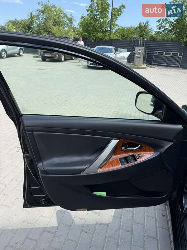 Седан Toyota Camry 2007 в Івано-Франківську