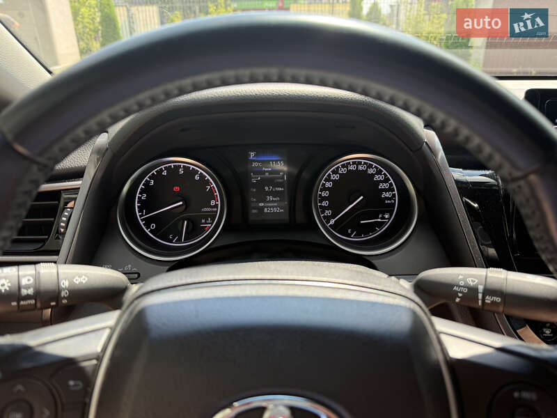 Седан Toyota Camry 2021 в Киеве