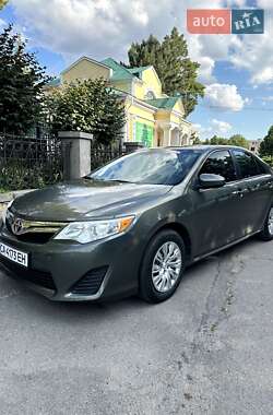 Седан Toyota Camry 2014 в Умани