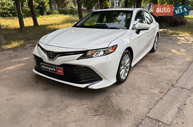 Седан Toyota Camry 2020 в Киеве