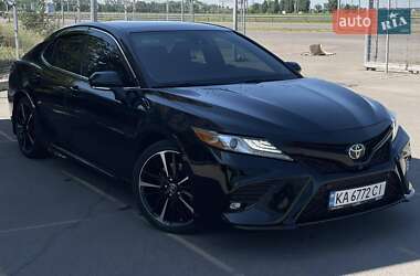 Седан Toyota Camry 2019 в Днепре